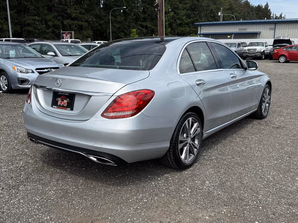 2015 Mercedes-Benz C-Class C 300 4MATIC Image 9