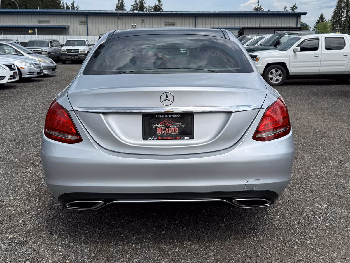 2015 Mercedes-Benz C-Class C 300 4MATIC Image 7