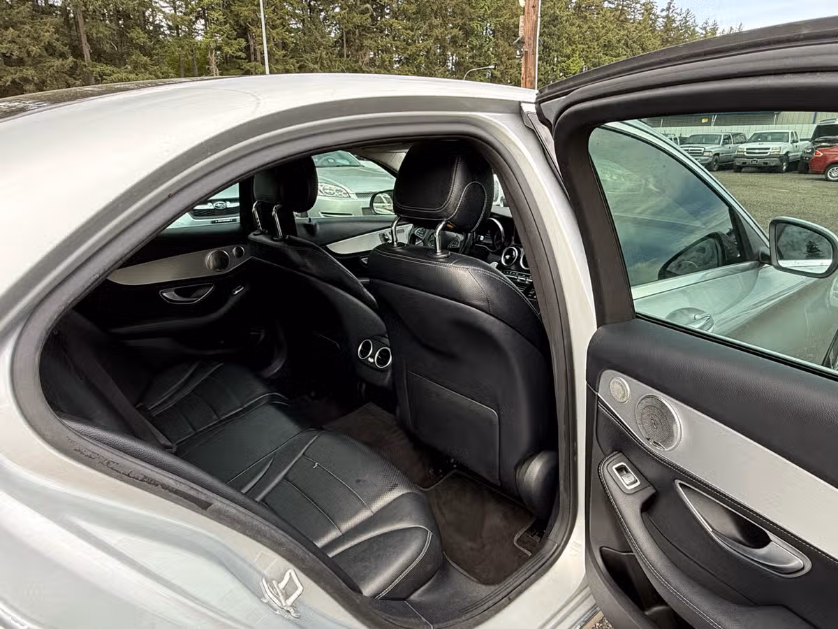 2015 Mercedes-Benz C-Class C 300 4MATIC Image 12