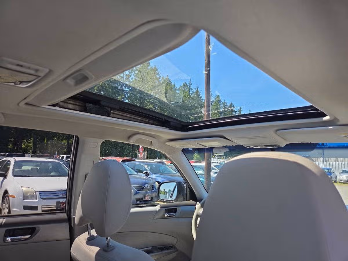 2009 Subaru Forester 2.5 XT Crossover Image 11