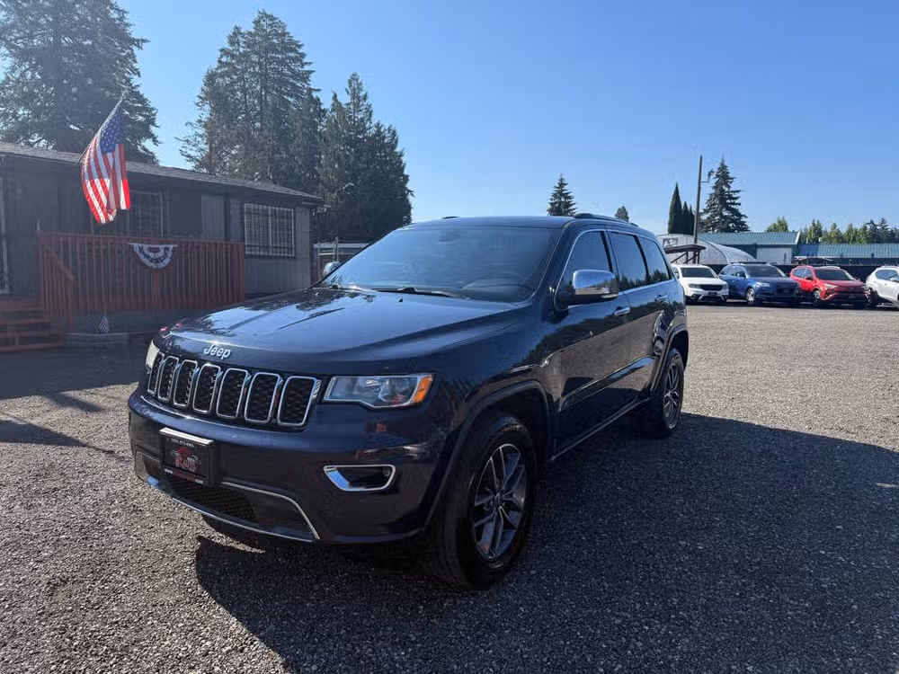 2018 Jeep Grand Cherokee Limited Lower Image 2