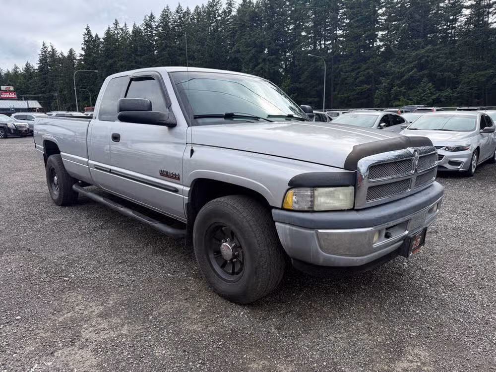 2001 Dodge Ram 2500 SLT Quad Cab Image 2