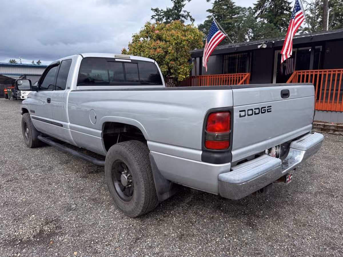2001 Dodge Ram 2500 SLT Quad Cab Image 6