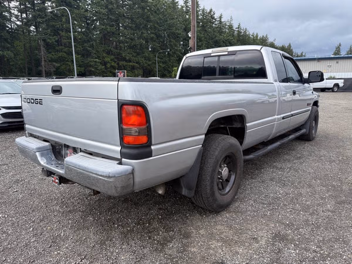 2001 Dodge Ram 2500 SLT Quad Cab Image 8