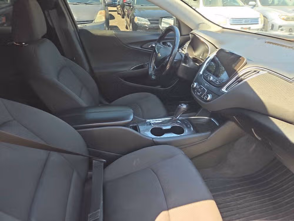 2018 Chevrolet Malibu LT Image 11