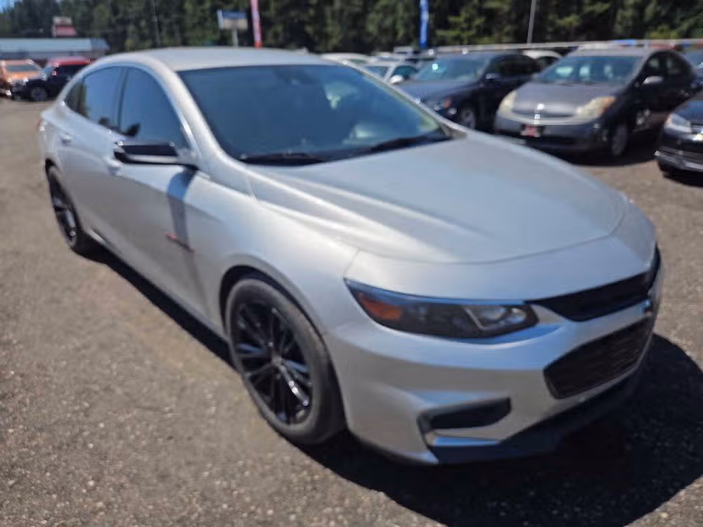 2018 Chevrolet Malibu LT Image 2