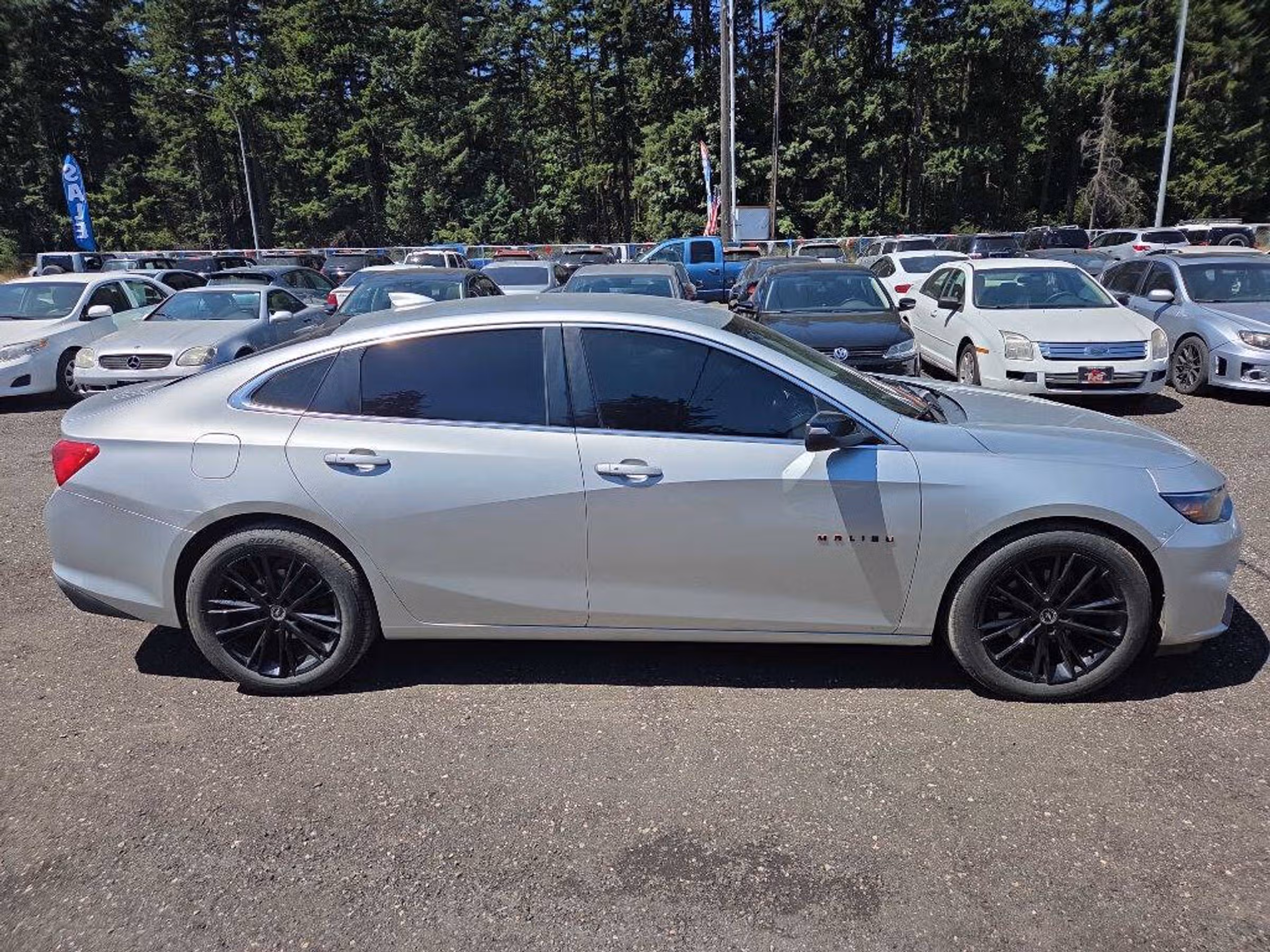 2018 Chevrolet Malibu LT Image 1
