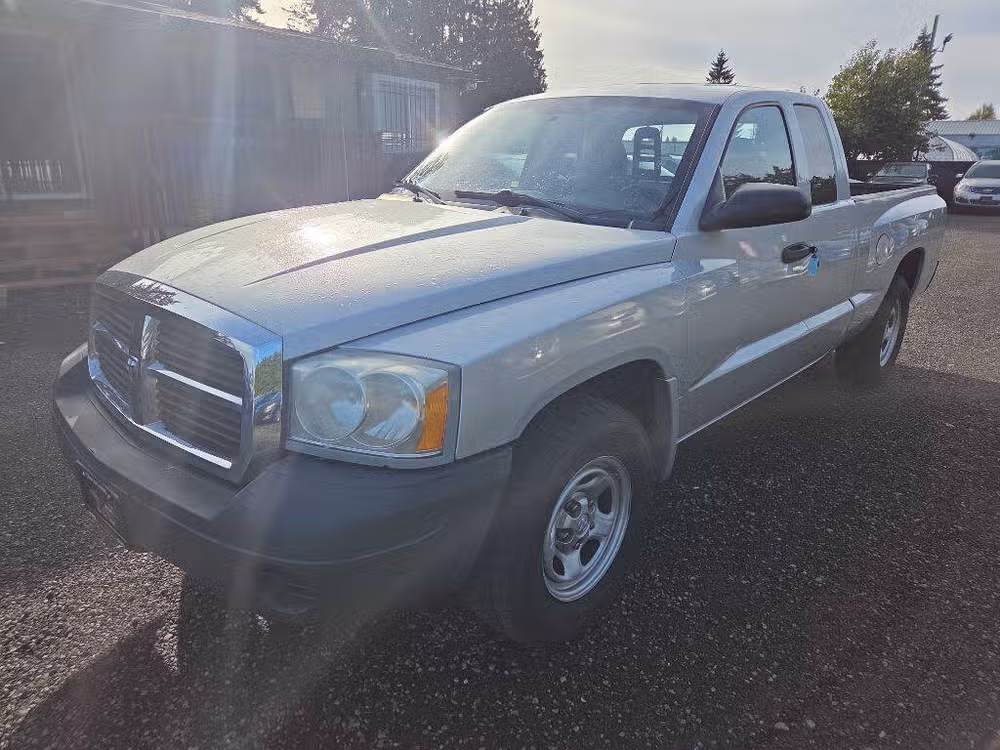 2006 Dodge Dakota ST Club Cab Image 3