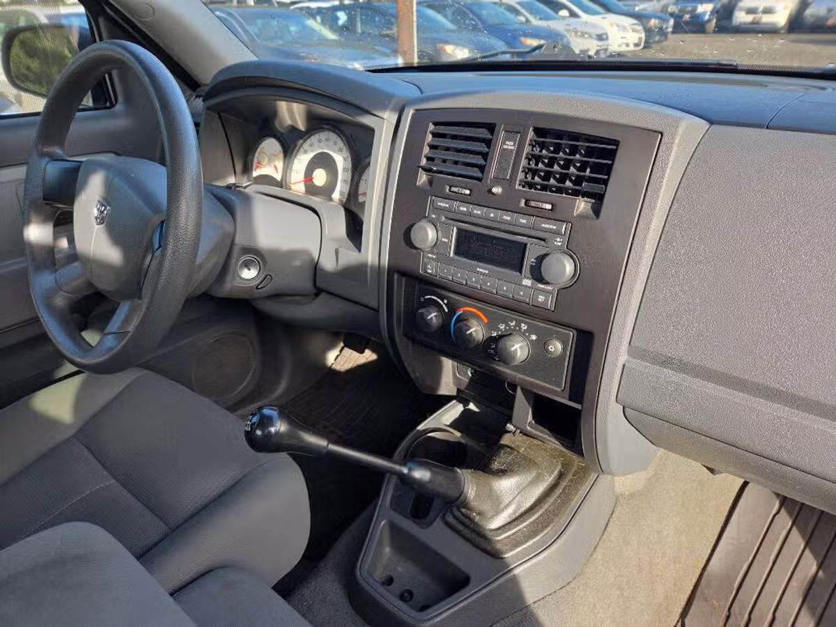 2006 Dodge Dakota ST Club Cab Image 11