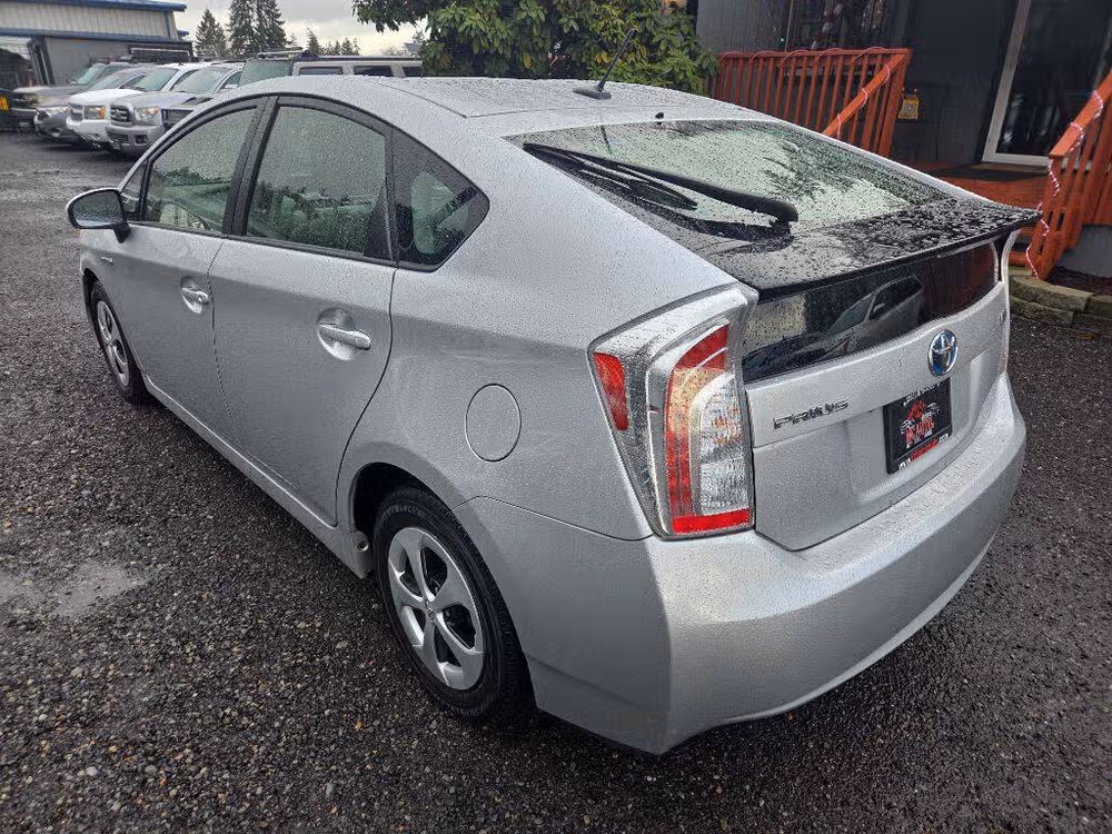 2013 Toyota Prius One Image 6