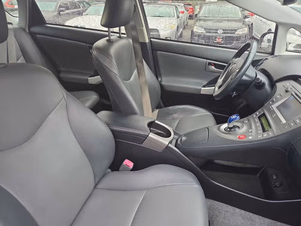 2013 Toyota Prius One Image 10