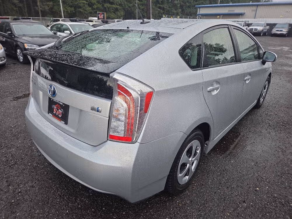 2013 Toyota Prius One Image 8