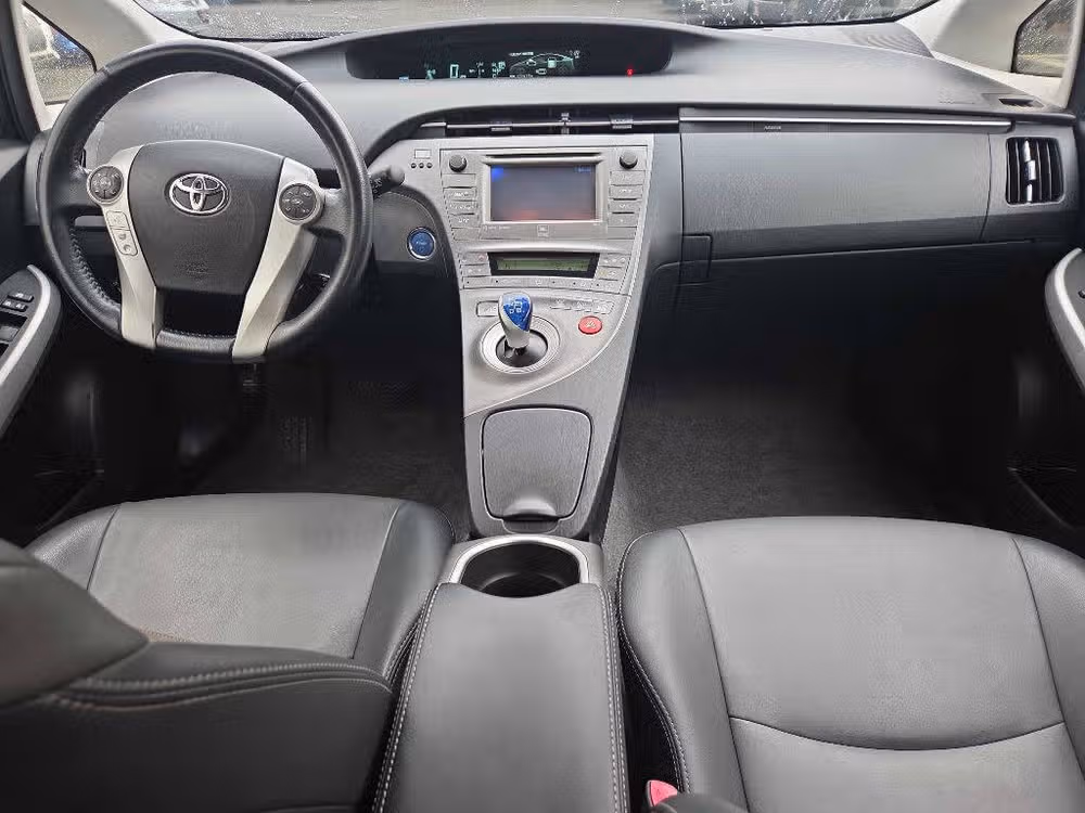 2013 Toyota Prius One Image 9