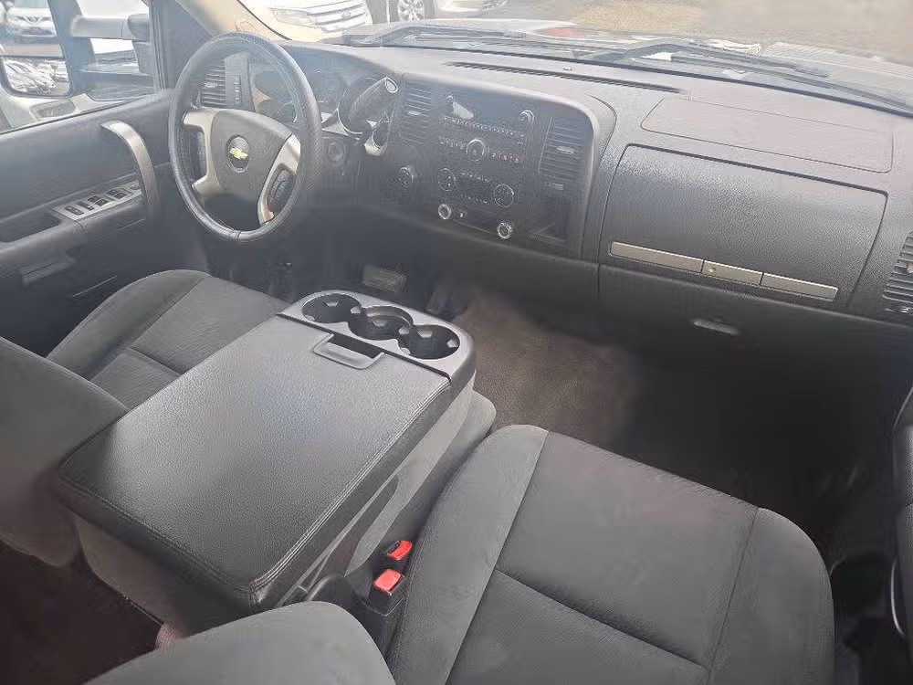 2009 Chevrolet Silverado 2500HD WORK TRUCK Crew Cab Image 9