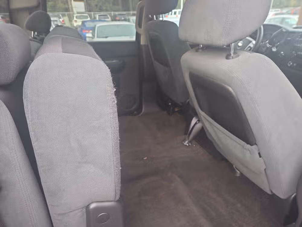 2009 Chevrolet Silverado 2500HD WORK TRUCK Crew Cab Image 12