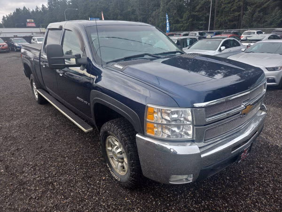 2009 Chevrolet Silverado 2500HD WORK TRUCK Crew Cab Image 2