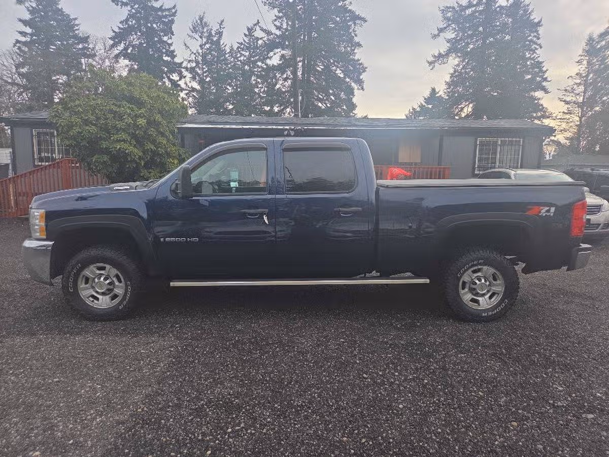 2009 Chevrolet Silverado 2500HD WORK TRUCK Crew Cab Image 5