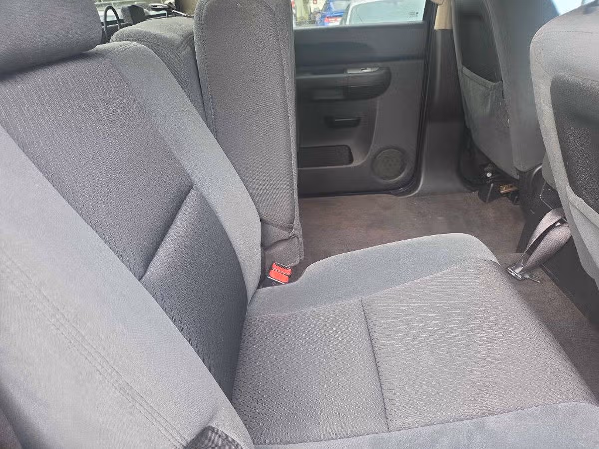 2009 Chevrolet Silverado 2500HD WORK TRUCK Crew Cab Image 11