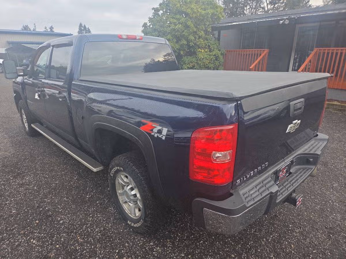 2009 Chevrolet Silverado 2500HD WORK TRUCK Crew Cab Image 6