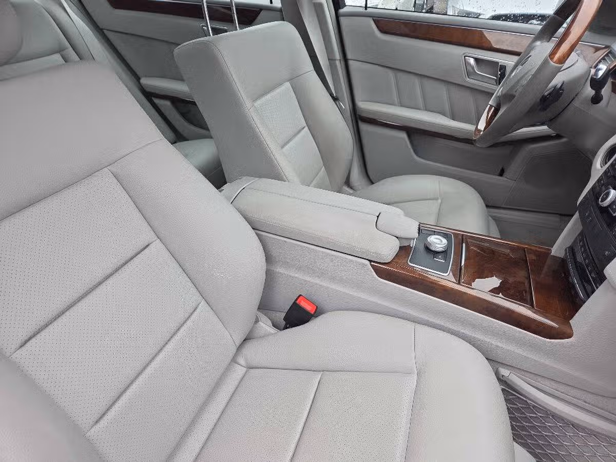 2012 Mercedes-Benz E-Class E 350 Luxury Image 11