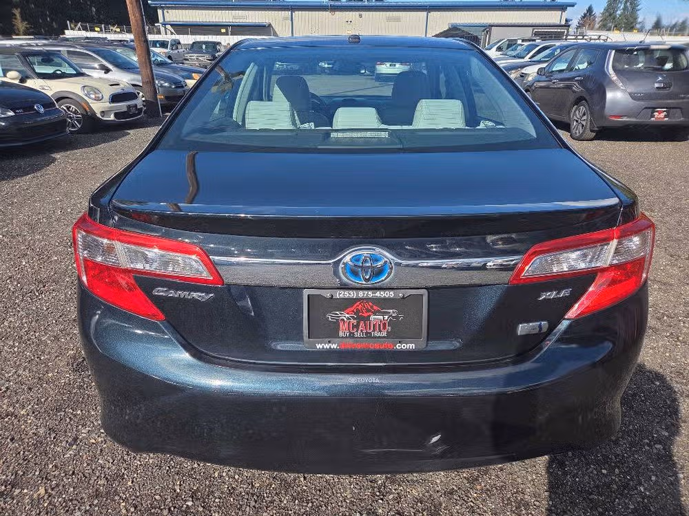 2012 Toyota Camry Hybrid XLE Image 7