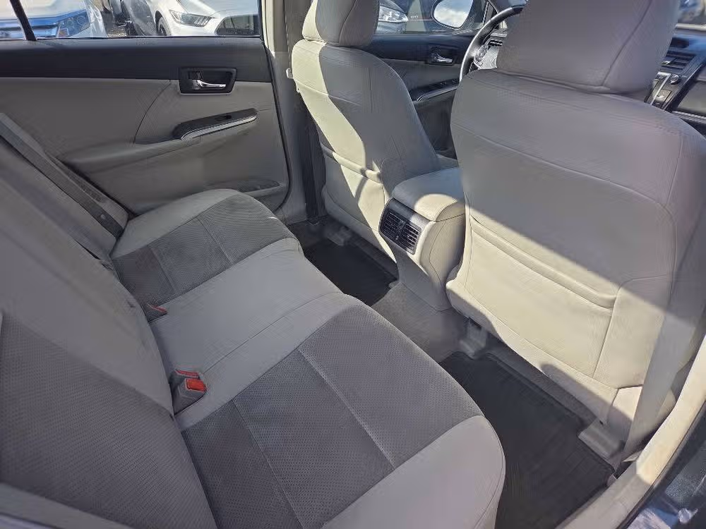 2012 Toyota Camry Hybrid XLE Image 11