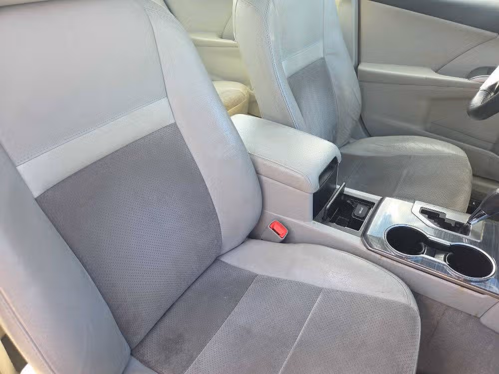 2012 Toyota Camry Hybrid XLE Image 10