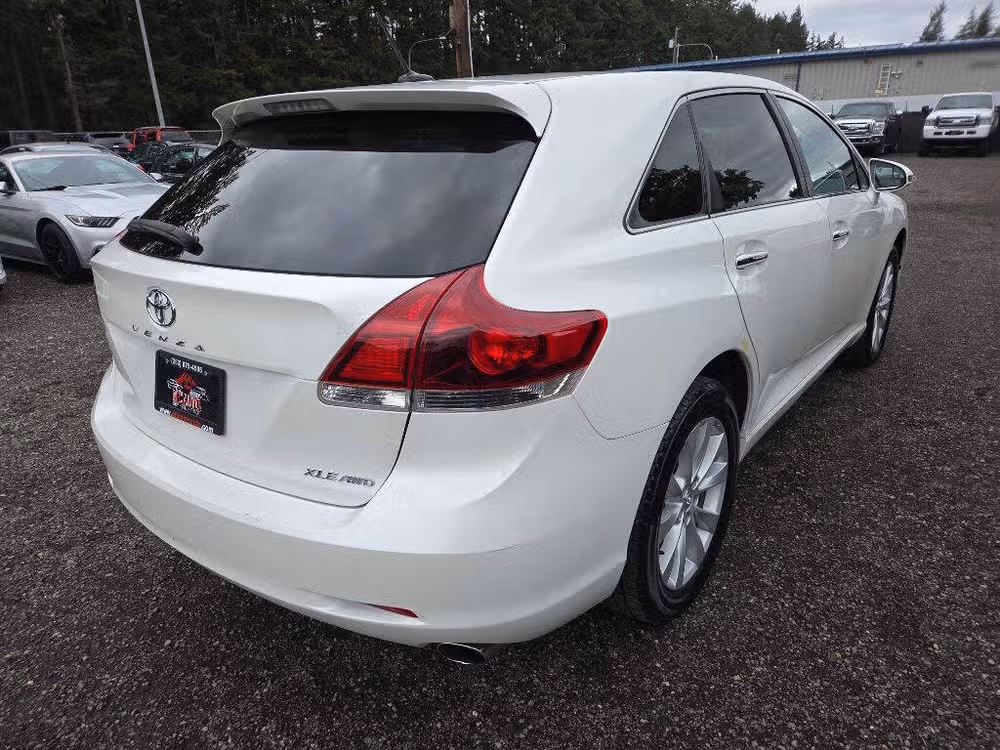 2013 Toyota Venza LE Crossover Image 8