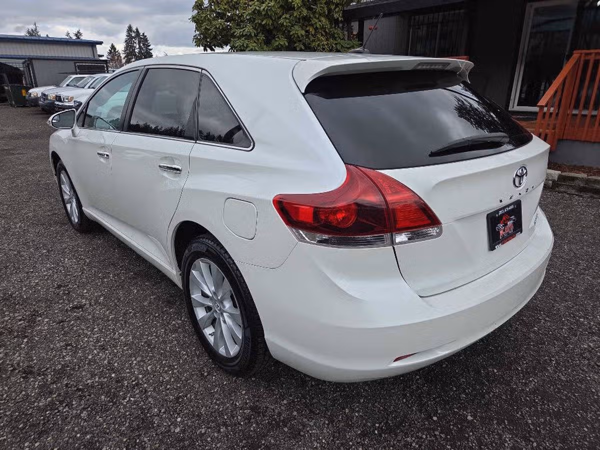 2013 Toyota Venza LE Crossover Image 6