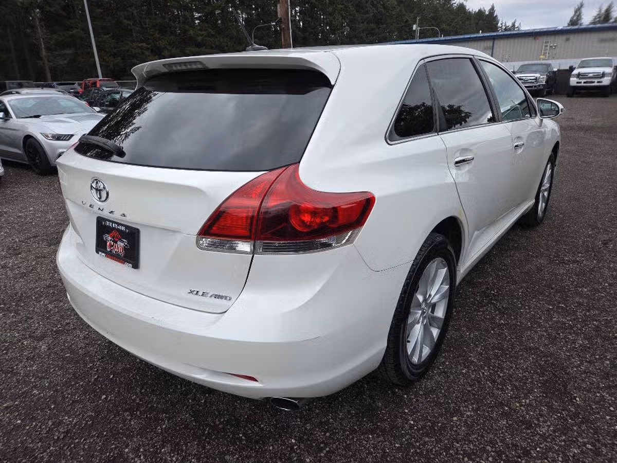 2013 Toyota Venza LE Crossover Image 8