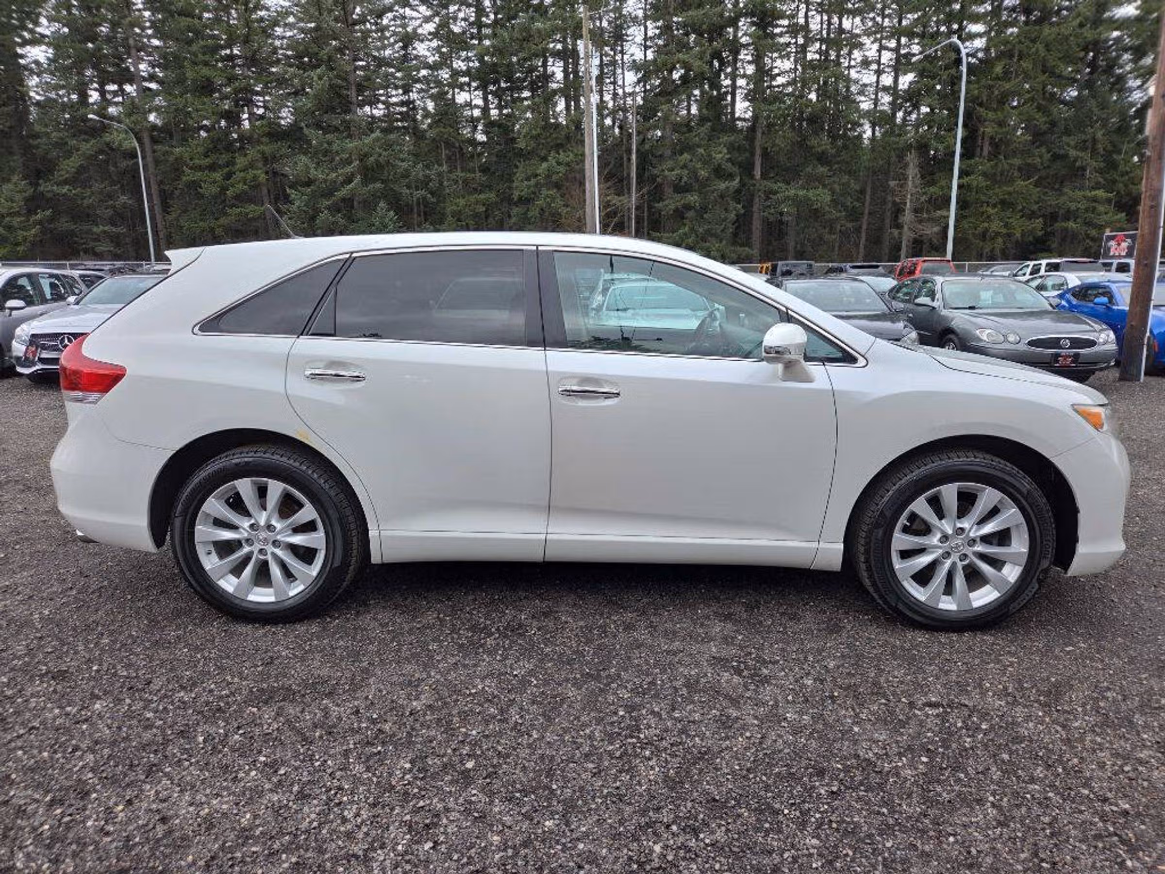 2013 Toyota Venza LE Crossover Image 1