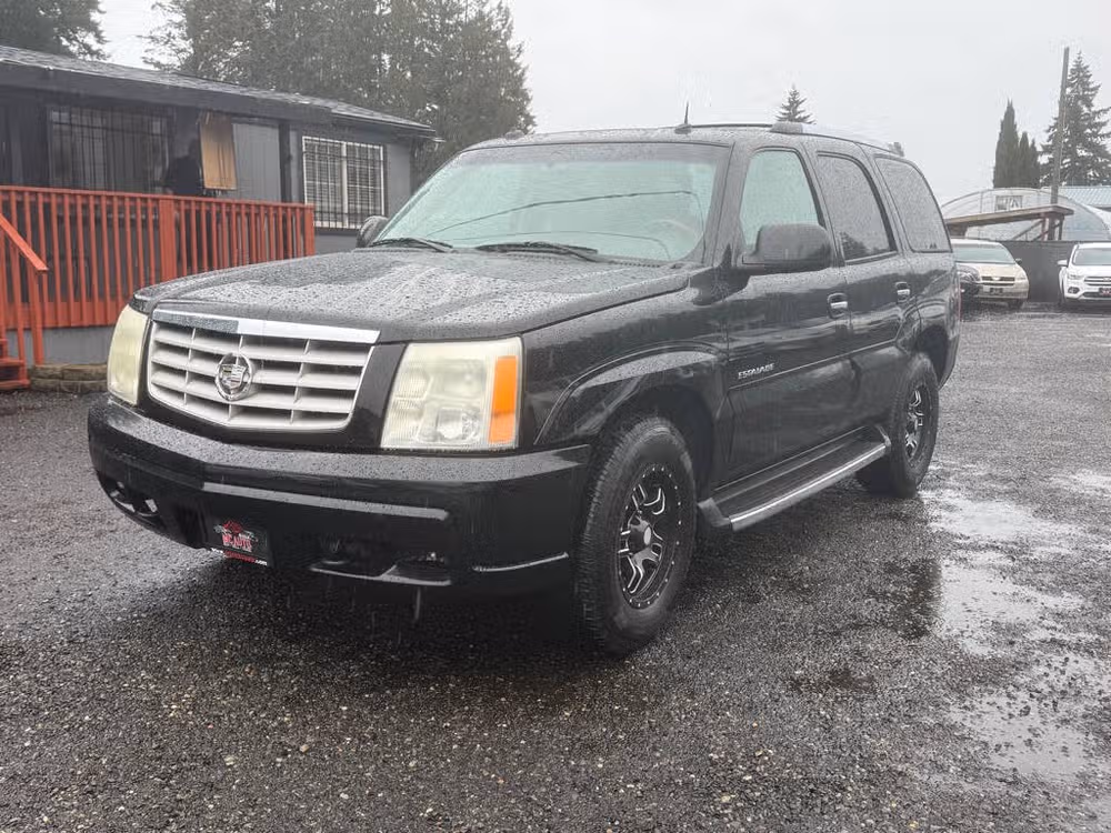 2003 Cadillac Escalade Base Lower Image 2