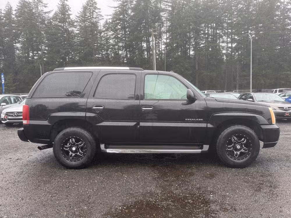 2003 Cadillac Escalade Base Image 1