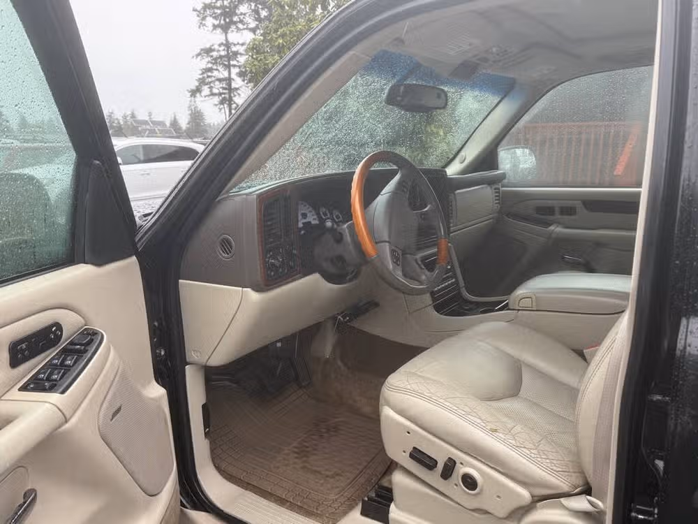2003 Cadillac Escalade Base Image 9