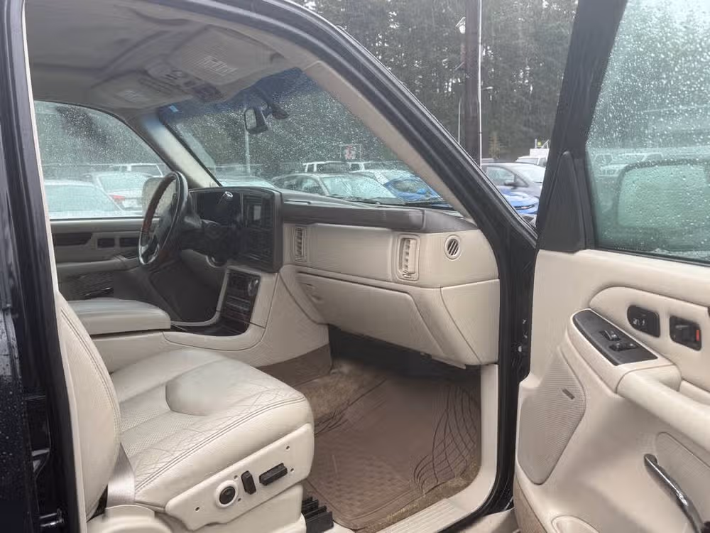 2003 Cadillac Escalade Base Image 14