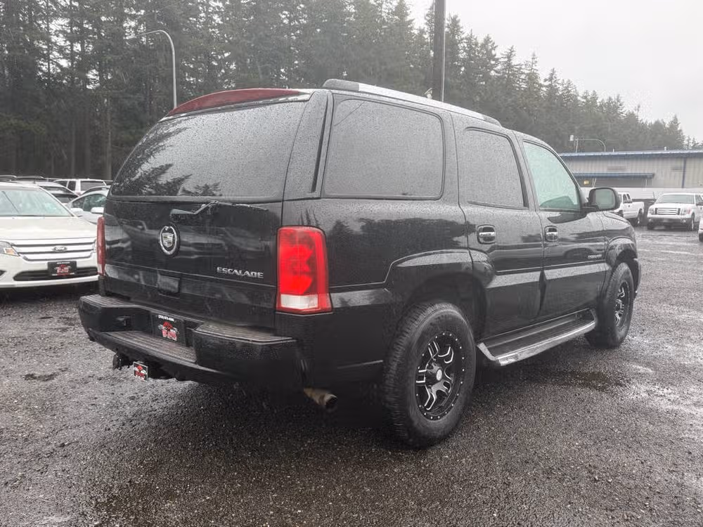 2003 Cadillac Escalade Base Image 8