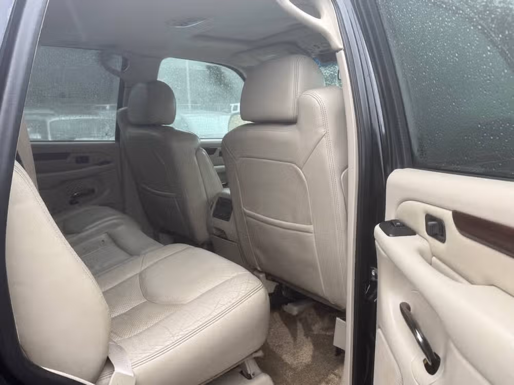 2003 Cadillac Escalade Base Image 13