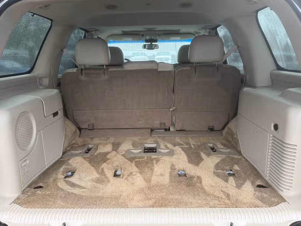 2003 Cadillac Escalade Base Image 12