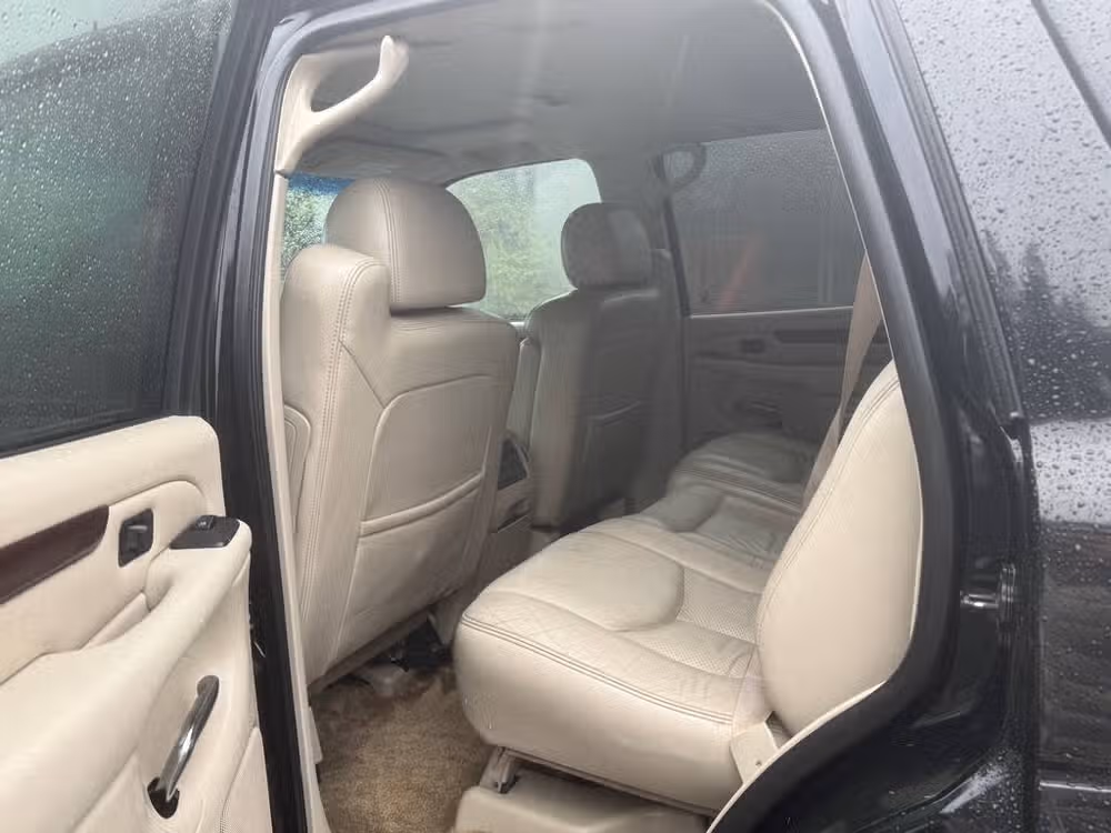 2003 Cadillac Escalade Base Image 10