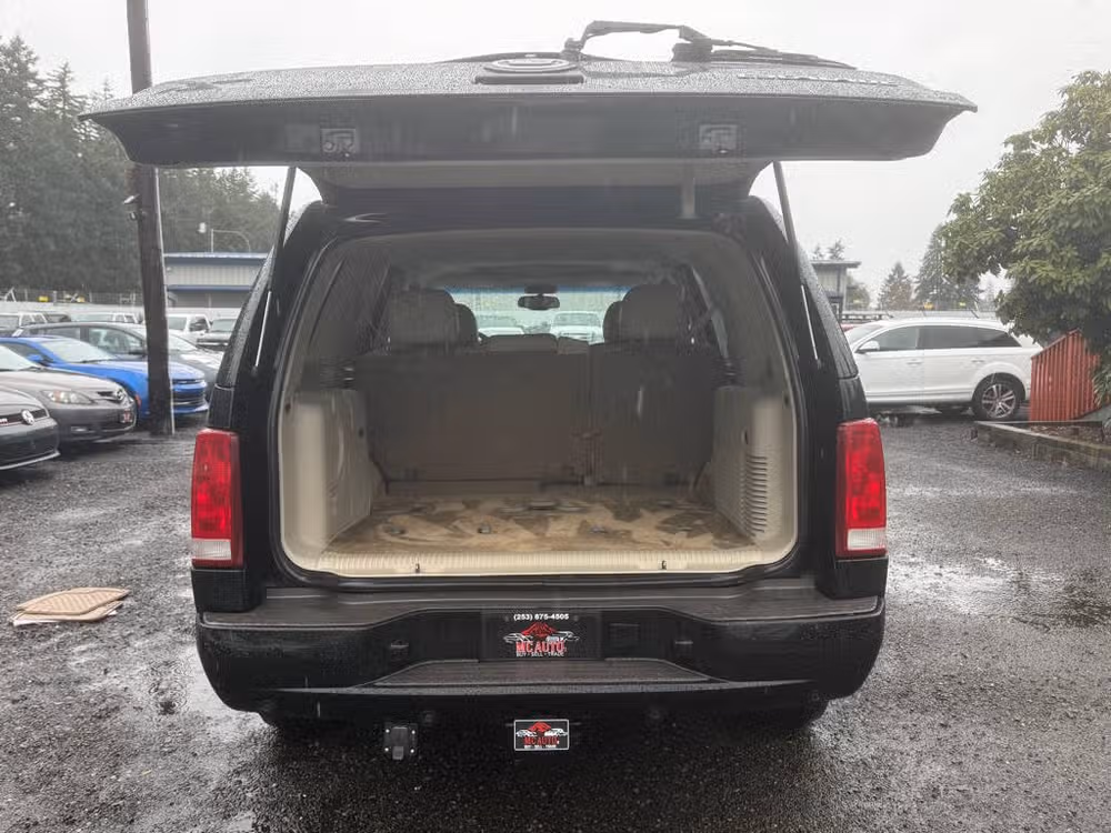 2003 Cadillac Escalade Base Image 11
