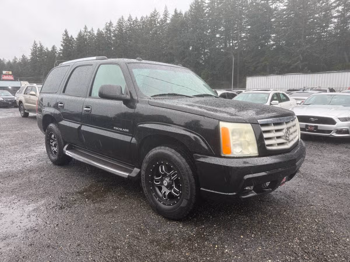 2003 Cadillac Escalade Base Image 2