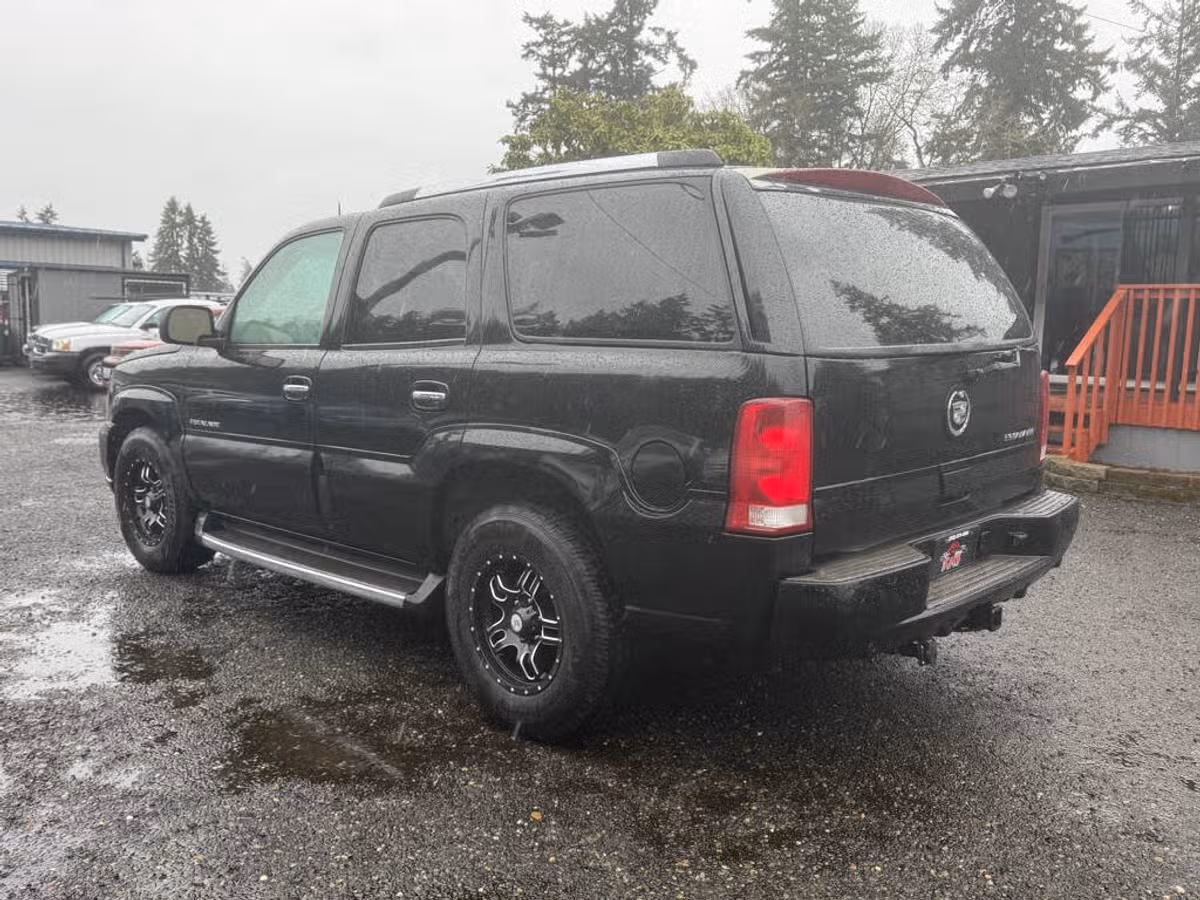 2003 Cadillac Escalade Base Image 6