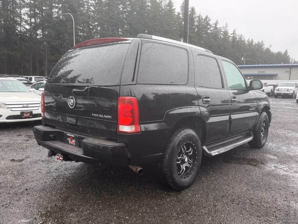 2003 Cadillac Escalade Base Image 8