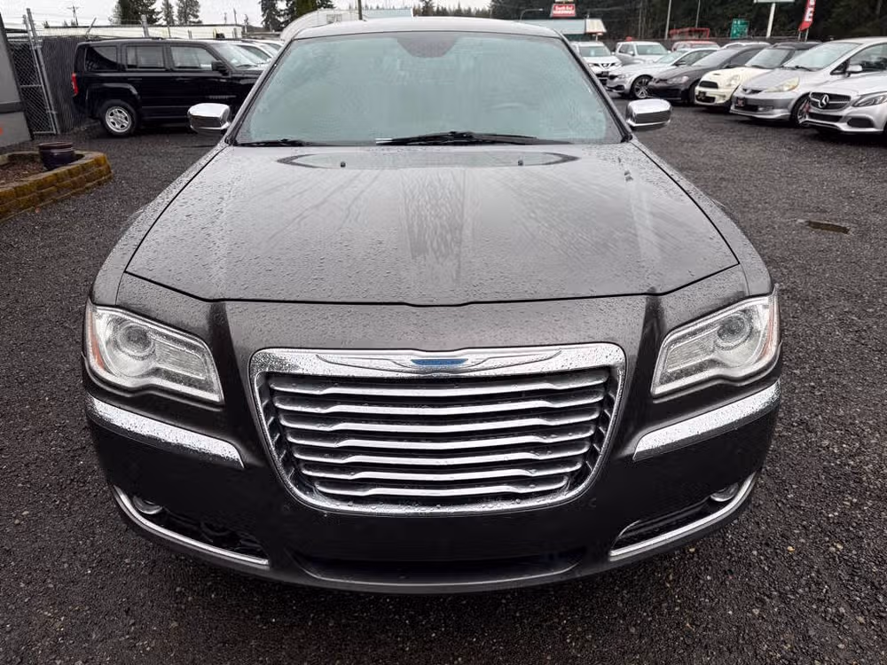 2014 Chrysler 300 C Image 3