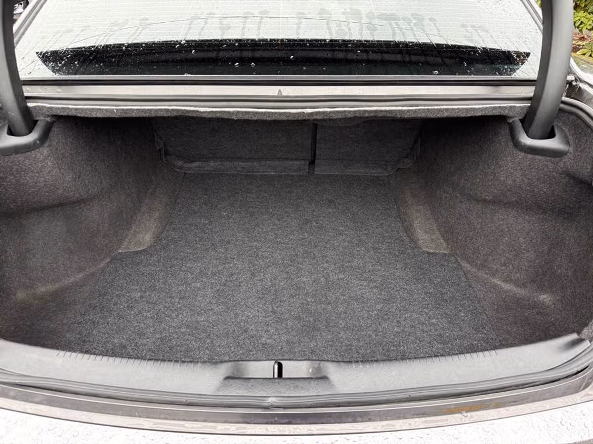2014 Chrysler 300 C Image 11