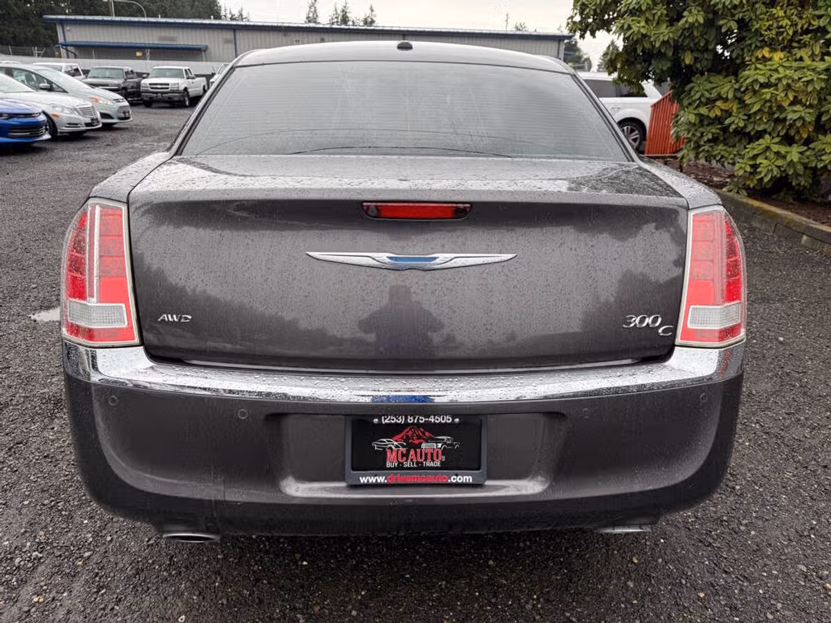 2014 Chrysler 300 C Image 7