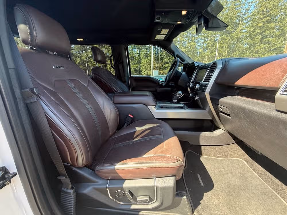 2015 Ford F-150 Platinum SuperCrew Image 12