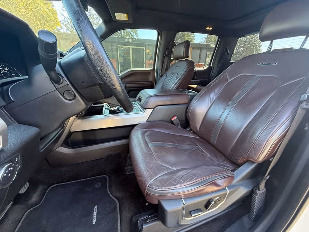 2015 Ford F-150 Platinum SuperCrew Image 9