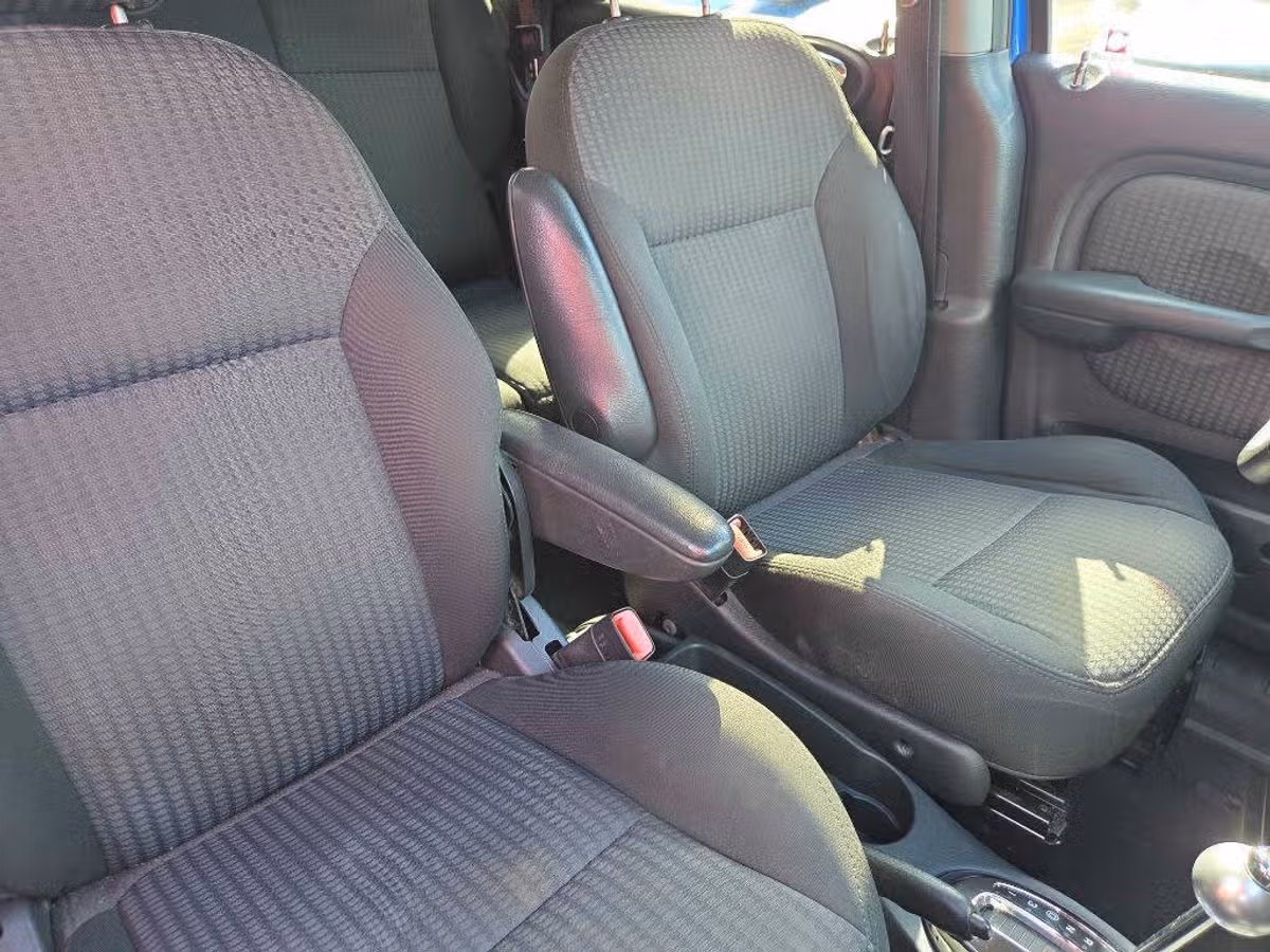 2005 Chrysler PT Cruiser Limited Image 15