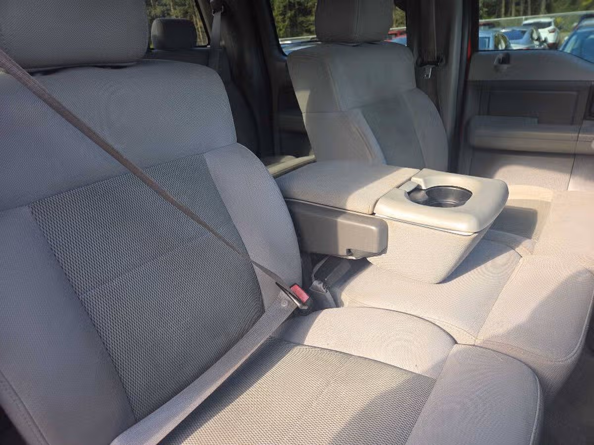 2006 Ford F-150 XLT SuperCrew Image 10